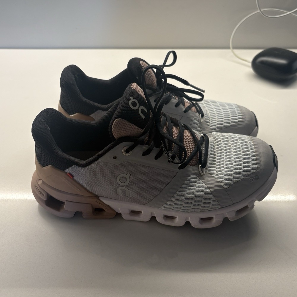 On Cloudflyer 3 Women's Running Shoes in Glacier/Rosebrown Size 7 - Picture 1 of 8